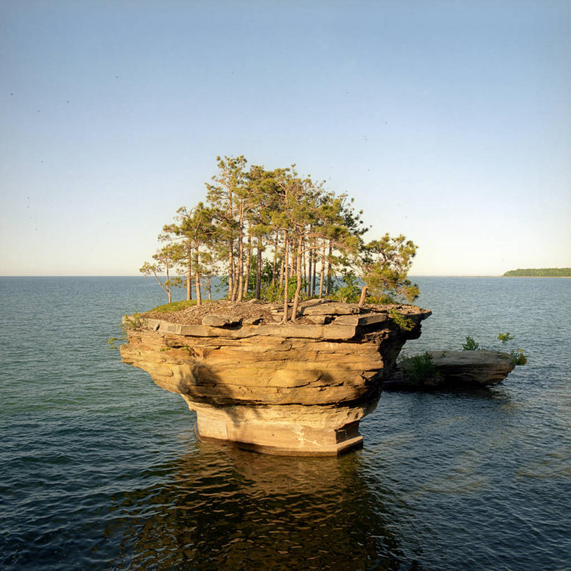 无人,方图,室外,白天,湖,美景,日光,美国,反射,景观,水平线,树,自然,露头,景色,摄影,宁静,北美,北美洲,岩层,自然风光,美洲,万里无云,北亚美利加洲,亚美利加洲,密歇根,密歇根州,貂熊州,狼獾之州,狼獾州,休伦湖,自然地理,岩石,彩图,美利坚合众国