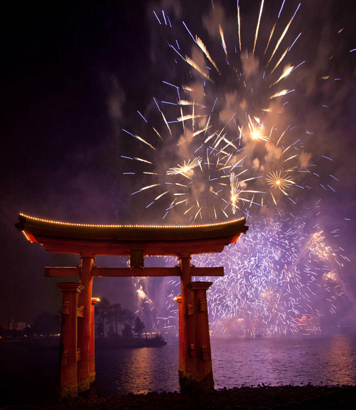 无人,竖图,室外,夜晚,爆炸,水,美国,庆祝,鸟居,天空,焰火,摄影,照亮,奥兰多,死水,彩图,传统文化