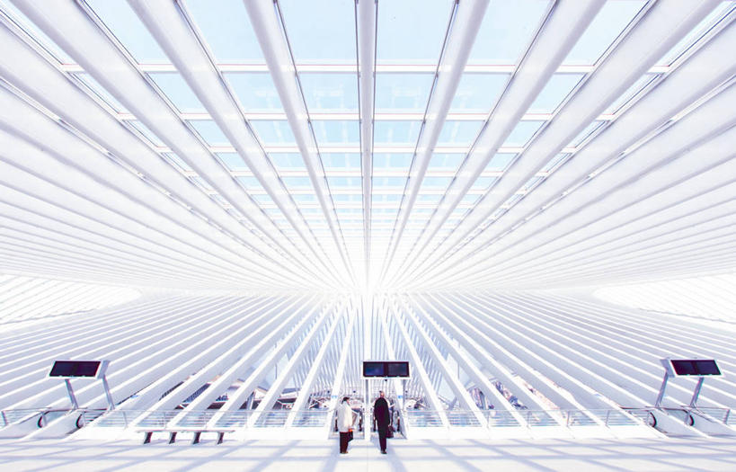 两个人,站,横图,室内,白天,旅途,天花板,建筑,车站,比利时,站台,公共交通,月台,摄影,式样,记分板,彩图,列日