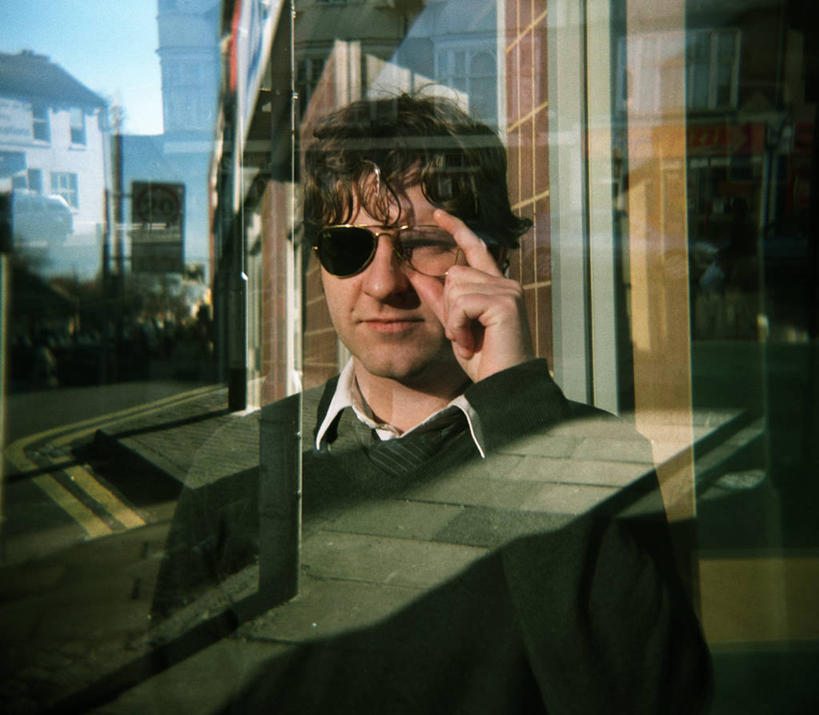 脸,头,脸颊,一个人,站,微笑,横图,室外,特写,白天,正面,多次曝光,满意,信心,英国,仅一个男性,仅一个人,透明,拿着,休闲装,数码合成,肩膀,仅一个年轻男性,思考,海盗,摄影,肖像,男人,男性,年轻男性,年轻人,头部,脸部,脸蛋,面部