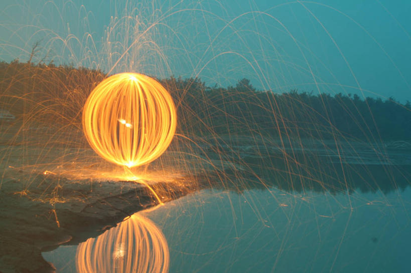 无人,横图,室外,夜晚,运动模糊,长时间曝光,湖,美国,环保,反射,工具,火花,光亮,干净,数码合成,树,自然,摄影,环境,照亮,卫生,金属丝,钢丝绒,阿拉斯加,科尔多瓦,去污,钢丝棉,想法,洗涤用具,洗涤