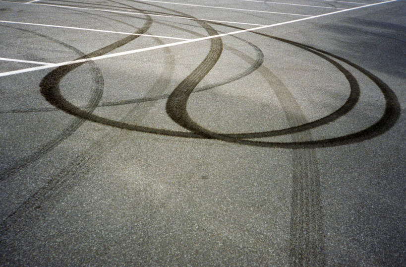 无人,停车场,横图,室外,白天,澳大利亚,弯曲,运输,摄影,沥青,墨尔本,澳大拉西亚,迷惑,彩图,轮胎印