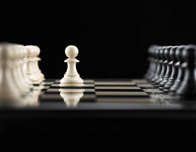 无人,横图,特写,留白,智慧,竞争,许多,黑色背景,冲突,很多,棋子,棋盘,国际象棋,摄影,进攻,反差,挑战,勇气,策略,技能,休闲活动,彩图,影棚拍摄