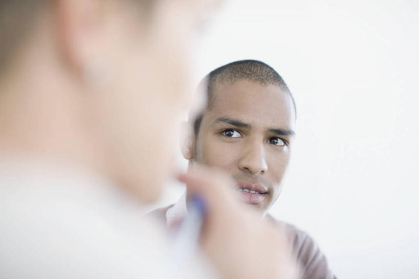 西方人,成年人,中年人,老年人,脸,头,脸颊,两个人,商务人士,商务男性,办公室,横图,室内,特写,白天,正面,侧面,仰视,衬衫,商务,欧洲,南非,欧洲人,套装,工作,会议,首都,听,图像,肩膀,职业,面对面,摄影,专心,企业,公司,商务装,合伙,工薪阶层,开普敦,老年男性,男人,年轻男性,白种人,年轻人,头部,脸部,脸蛋,面部,白领,上班族,彩图,低角度拍摄,衬衣