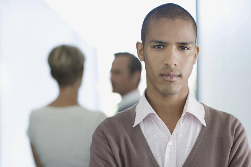 西方人,成年人,中年人,老年人,脸,头,脸颊,三个人,人群,商务人士,商务男性,商务女性,办公室,横图,室内,白天,正面,衬衫,商务,信心,欧洲,南非,欧洲人,套装,工作,首都,图像,肩膀,背面,个性,摄影,企业,公司,肖像,商务装,合伙,工薪阶层,开普敦,老年男性,男人,年轻男性,女人,中年女性,白种人,年轻人,头部,脸部,脸蛋,面部,白领,上班族,彩图,衬衣