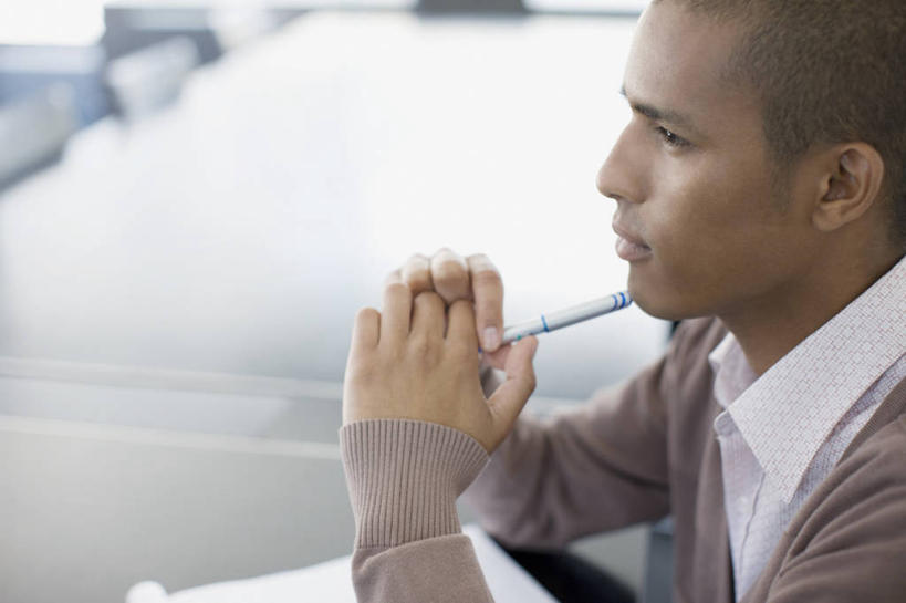 成年人,脸,头,脸颊,一个人,商务人士,商务男性,办公室,会议室,握手,横图,俯视,室内,特写,白天,留白,侧面,衬衫,商务,南非,仅一个男性,仅一个人,套装,首都,听,图像,拿着,肩膀,水笔,仅一个年轻男性,笔记本,职业,思考,摄影,观看,企业,公司,肖像,商务装,工薪阶层,开普敦,男人,男性,年轻男性,年轻人,头部,脸部,脸蛋,面部,白领,上班族,搀手,拉手,手拉手,手握手,彩图,高角度拍摄,衬衣