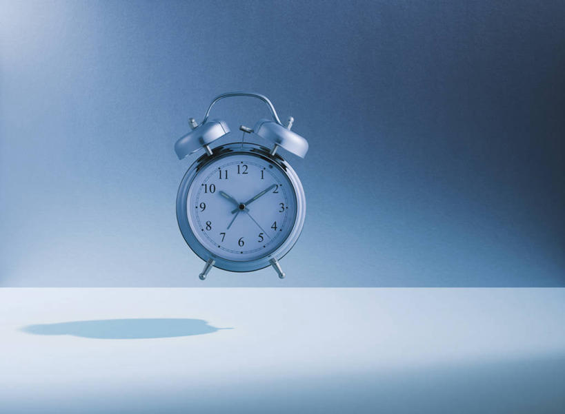 无人,横图,留白,闹钟,蓝色背景,时间,半空,一个,蓝色,摄影,落下,单个,准确,早晨,紧迫,想法,钟,彩图,影棚拍摄