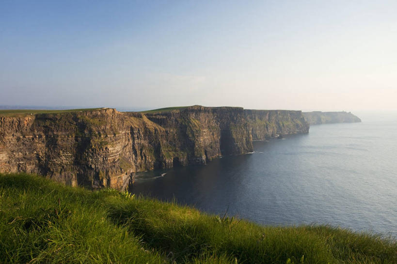 无人,横图,室外,旅游,度假,海洋,美景,日落,水,海岸线,景观,悬崖,娱乐,草,风景,天空,自然,黄昏,享受,休闲,景色,放松,摄影,宁静,自然风光,芒斯特省,爱尔兰共和国,克莱尔郡,海滩,岩石,彩图