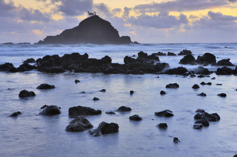 无人,横图,室外,旅游,度假,神秘,日出,海洋,美景,美国,景观,水平线,云,黎明,娱乐,风景,天空,自然,波浪,享受,休闲,景色,放松,摄影,宁静,太平洋,北美,热带气候,早晨,岩层,自然风光,夏威夷群岛,太平洋岛屿,岩石,彩图,哈纳,毛伊岛