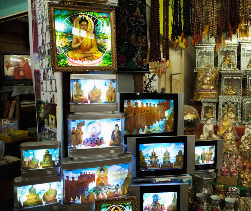 无人,横图,室内,特写,静物,相框,雕塑,缅甸,亚洲,许多,吊挂,悬挂,丰富,雕像,市场,很多,挂,货摊,佛,工艺品,零售,摄影,宗教,佛教,多样,古董,创造力,选择,念珠,灵性,美术工艺,念佛珠,数珠,诵珠,彩图,传统文化,玫瑰经,圣母圣咏