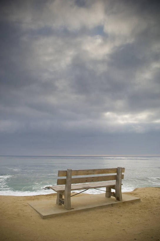 无人,竖图,室外,白天,度假,海洋,水,多云,美国,沙子,长椅,水平线,乌云,云,天气,一个,天空,自然,摄影,单个,宁静,太平洋,北美,加利福尼亚,海景,圣迭戈县,约拉,海滩,彩图,独处