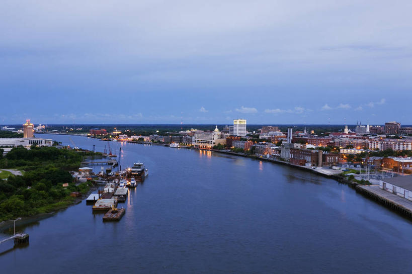 无人,码头,横图,俯视,室外,白天,商务,河流,水,城市,港口,建筑,船,美国,地平线,河岸,云,辽阔,地面,现代,天空,广阔,办公大楼,运输,摄影,一望无际,北美,货运,客船,延伸,市区,天地相交,无边无际,一马平川,金融区,彩图,高角度拍摄,摆渡口,埠头,渡口,渡头,港湾,海港,货运码头,口岸,商港,查塔姆县,海上运输