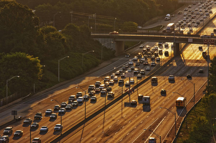 无人,横图,俯视,室外,日落,城市,立交桥,路,路灯,公路,汽车,日光,美国,阴影,交通,车,黄昏,交通工具,运输,摄影,北美,效率,载具,市区,亚特兰大,乔治亚州,彩图,高角度拍摄,旅行,横越