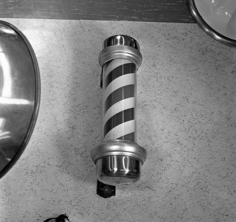 无人,理发师,商店,横图,黑白,特写,复古,条纹,标志,螺旋,文字,标识,商铺,招牌,摄影,理发店,美发店,美容店,美国文化,市肆,商号,店铺,传统文化