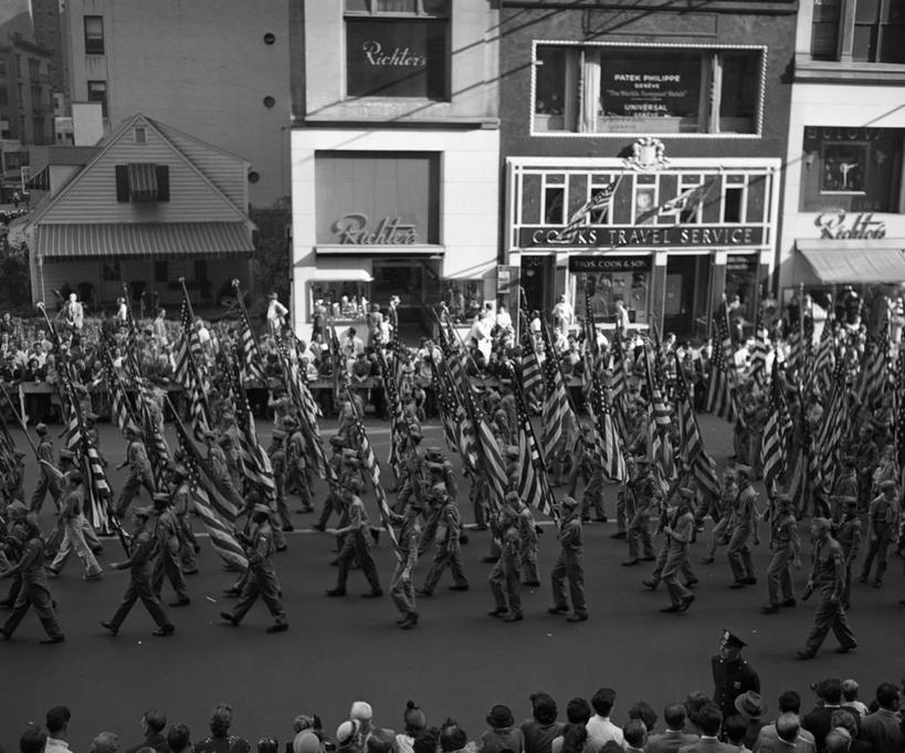 成年人,站,横图,俯视,黑白,室外,白天,建筑,街道,纽约,美国,士兵,庆祝,许多人,古典,社区,一群人,美国国旗,摄影,观看,身份,游行,群众,美国文化,军事阅兵,爱国主义,纽约州,男人,女人,高角度拍摄