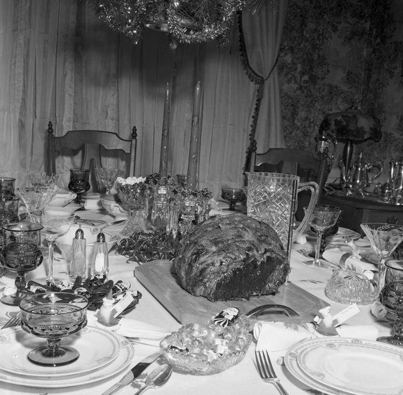 无人,横图,方图,俯视,黑白,室内,桌子,蜡烛,圣诞节,许多,圣诞老人,丰富,庆祝,粉末,罐子,烛台,饭厅,调料,调味,肉,香料,盐,佐料,胡椒粉,调味品,很多,古典,调味料,调味瓶,饮食,食盐,玻璃制品,桌布,盘子,玻璃瓶,瓶子,粉,摄影,配料,膳食,作料,粉状,粉剂,胡椒,高角度拍摄,古月粉,传统文化