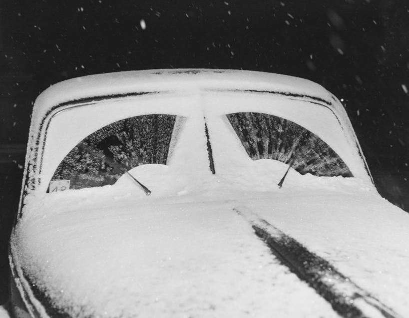 无人,横图,黑白,室外,特写,白天,正面,雪,汽车,挡风玻璃,雨刷器,冬天,下雪,雨刷,古典,寒冷,运输,摄影,清理,部分,雨刮器,刮雨器