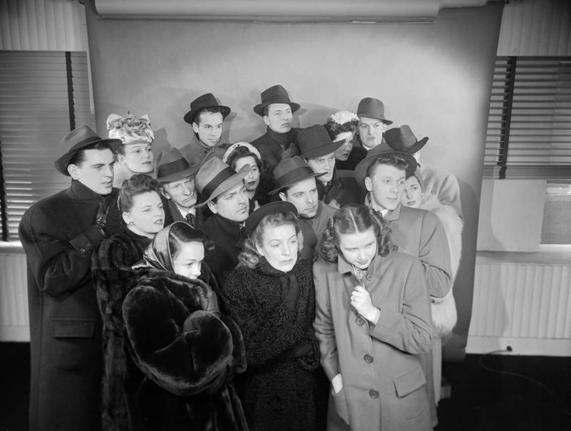 西方人,站,横图,黑白,帽子,欧洲,纽约,美国,欧洲人,许多人,看,一群人,寒冷,摄影,白种人,冬衣,好奇心