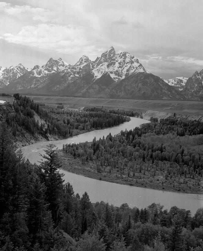 无人,竖图,俯视,室外,白天,旅游,度假,河流,美景,森林,山,山脉,雪山,松树,美国,地形,景观,山顶,云,宏伟,娱乐,树,风景,天空,自然,地标建筑,享受,休闲,景色,放松,摄影,北美,国家公园,自然风光,怀俄明,蛇河,大提顿国家公园,彩图,高角度拍摄