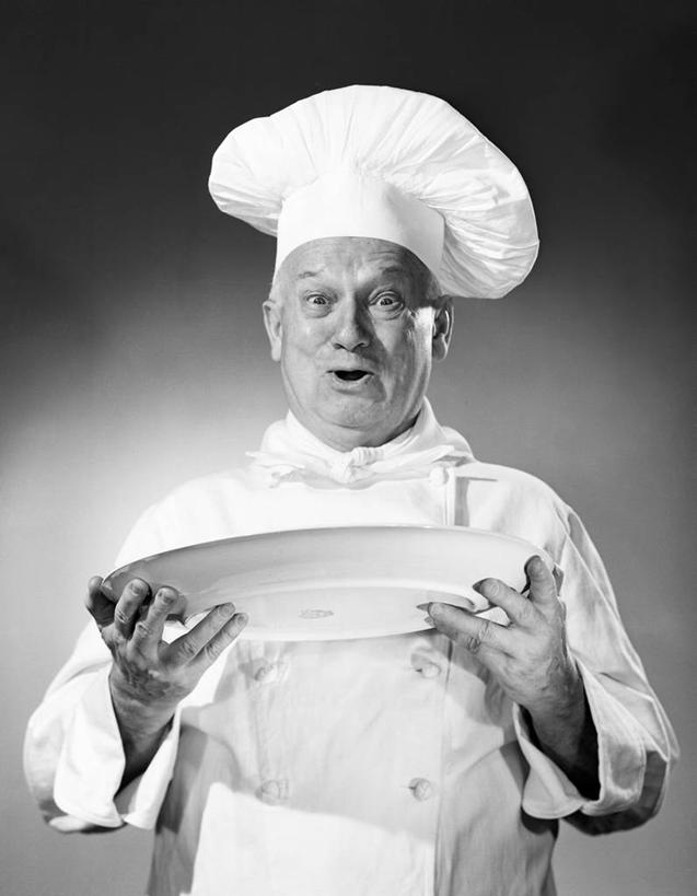 西方人,成年人,中年人,老年人,嘴,一个人,站,竖图,黑白,室内,正面,工作服,制服,安全,欧洲,欧洲人,仅一个男性,仅一个人,仅一个中年男性,防护,古典,拿着,饮食,盘子,张嘴,人体,摄影,保护,惊奇,肖像,保险,防护服,厨师帽,厨师服,张大嘴巴,保全,周全,安稳,安定,工作制服,平安,震惊,男人,男性,中年男性,白种人,口,口腔,嘴巴,嘴唇,主厨,张开嘴,半身,影棚拍摄,工作套服,晕影