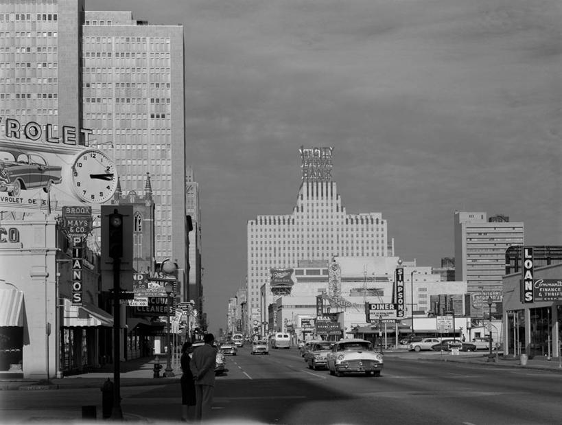 横图,黑白,室外,白天,城市,道路,建筑,街道,路,摩天大楼,公路,汽车,美国,交通,摄影,英文字母,德克萨斯,钟,马路