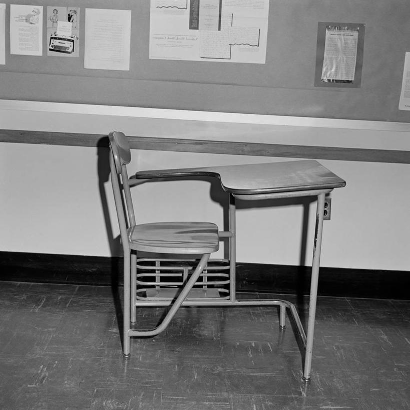 无人,医院,横图,方图,黑白,室内,侧面,告示牌,走廊,摄影,吧椅,协助,简单