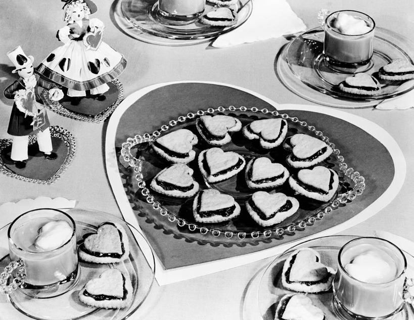点心,面包,无人,横图,俯视,黑白,室内,特写,桌子,美国,情人节,许多,丰富,庆祝,标志,符号,食品,糖果,面点,曲奇,很多,杯,标识,饮食,食物,糕点,盘子,模型,甜食,甜心,摄影,多样,创造力,选择,性别符号,式样,心型,高角度拍摄,全画面,全框架,全帧,爱,甜面包,全画幅,男性符号,蛋糕