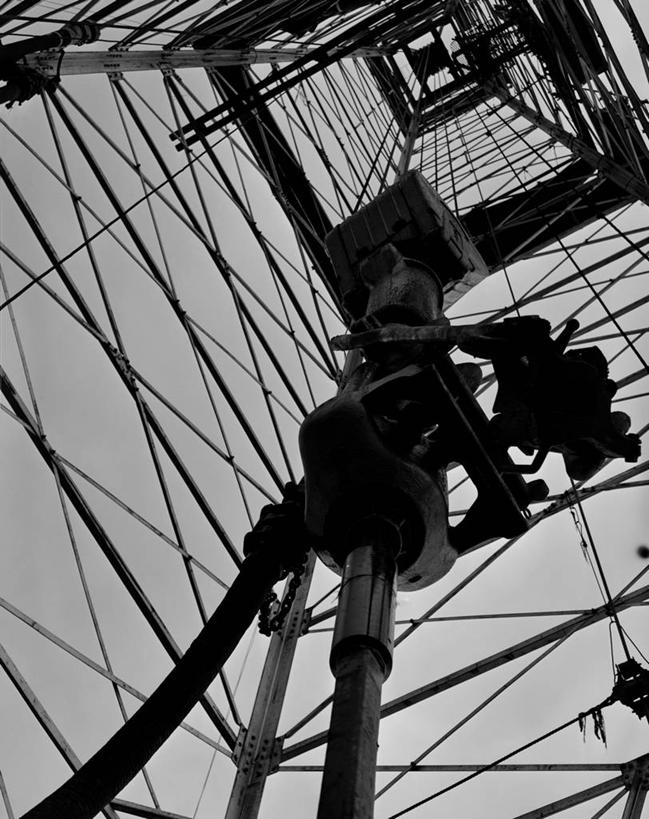 无人,竖图,黑白,室外,白天,美国,注视,观察,看,工业,摄影,能源,观看,工程,察看,关注,油井