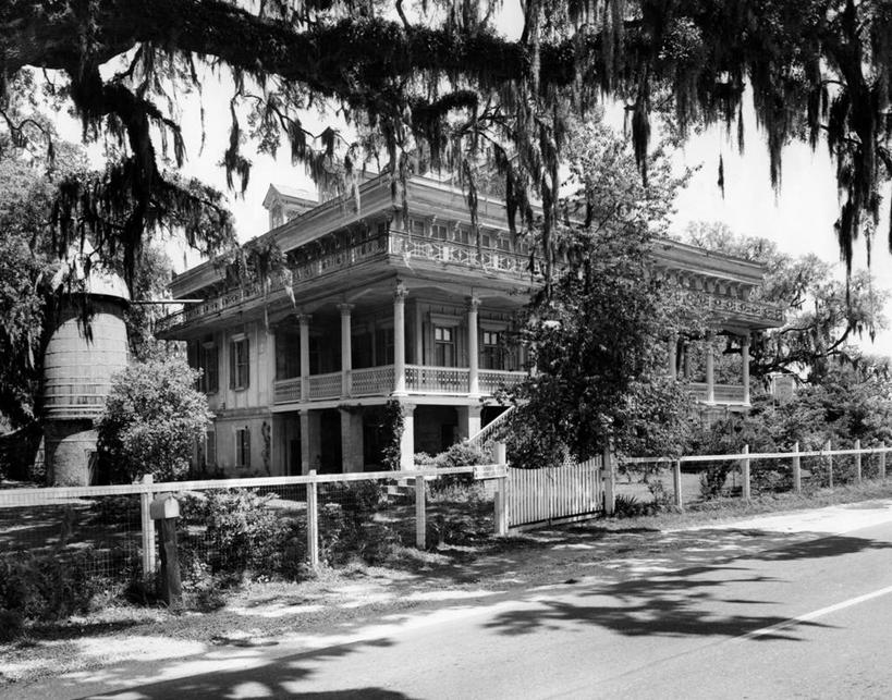 无人,横图,黑白,室外,白天,建筑,街道,美国,房屋,篱笆,苔藓,历史,树,财富,摄影,美国文化,种植园,路易斯安那州,繁荣,旅行,上层阶级