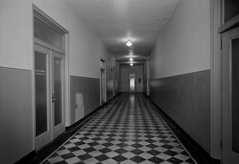 无人,办公室,医院,横图,黑白,室内,夜晚,建筑,美国,走廊,摄影,砖地,照亮