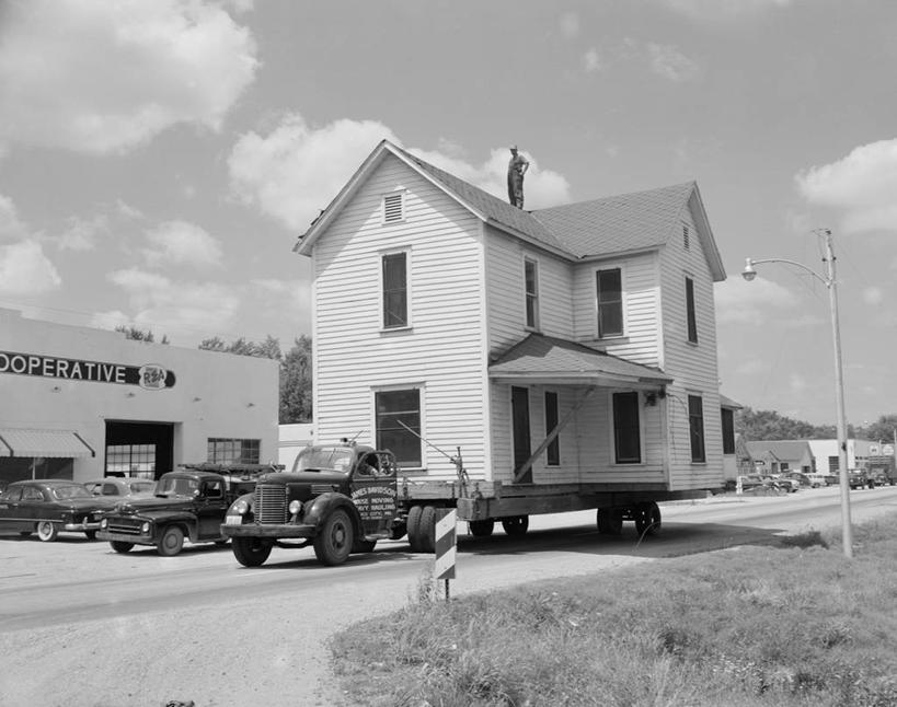 横图,黑白,室外,白天,卡车,路,汽车,美国,房屋,云,运输,摄影,搬家,搬迁,密苏里