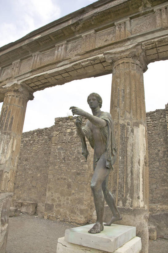 无人,站,竖图,插画,室外,白天,数码,科技,意大利,阴影,艺术,网络,标志,雕像,符号,高光,几何,计算机图形,合成,图画,标识,古罗马,废墟,画,考古学,电脑合成图,数码合成图,合成图,手艺,漫画,意大利文化,青铜,写实,具体,具象,性别符号,阿波罗神殿,美术工艺,赫库兰尼姆,彩图,男性符号