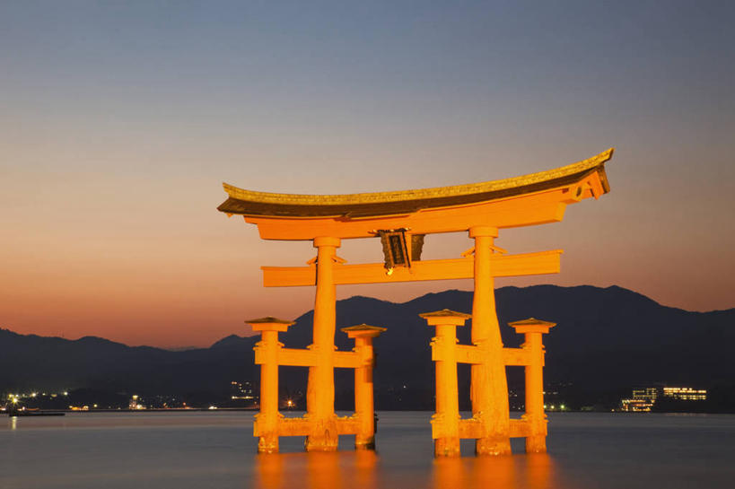 无人,横图,室外,日落,水,城市,建筑,广岛县,日本,节日,日本文化,反射,鸟居,海湾,文化,风景,自然,黄昏,地标建筑,祈祷,健康,许愿,摄影,宗教,信仰,纪念,神道,宁静,祈求,神殿,本州,万里无云,严岛神社,神道教,松岛,平安,彩图,传统文化,联合国教科文组织,宫屿