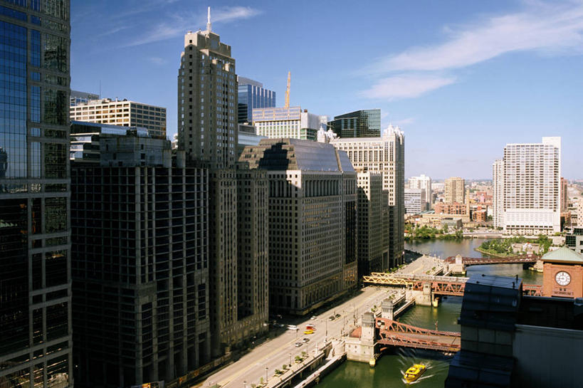 无人,码头,横图,俯视,室外,白天,度假,美景,城市风光,城市,港口,建筑,摩天大楼,船,日光,美国,景观,桥,联系,娱乐,地标建筑,享受,休闲,景色,放松,摄影,宁静,北美,北美洲,美洲,市区,伊利诺斯州,芝加哥市,北亚美利加洲,亚美利加洲,芝加哥河,彩图,高角度拍摄,摆渡口,埠头,渡口,渡头,港湾,海港,货运码头,口岸,商港,美利坚合众国