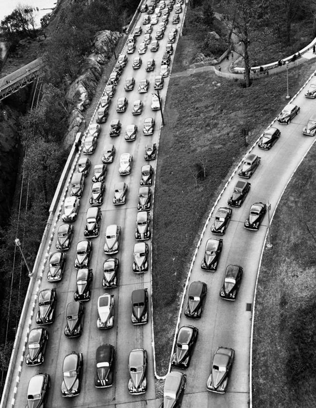 无人,竖图,俯视,航拍,黑白,室外,白天,城市,路,公路,汽车,纽约,美国,一排,整齐,列队,交通,车,排列,交通工具,排队,运输,摄影,北美,鸟瞰,队列,载具,问题,纽约州,高角度拍摄,交通堵塞