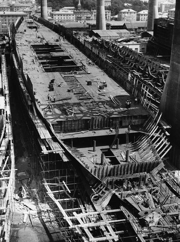 无人,竖图,俯视,黑白,室外,白天,城市,船,意大利,欧洲,古典,运输,摄影,建造,地中海文化,客船,造船厂,高角度拍摄