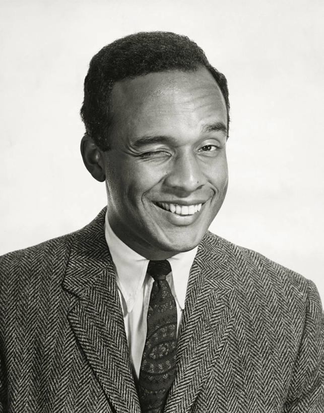 成年人,脸,头,眼睛,脸颊,肩,关节,一个人,商务人士,商务男性,微笑,竖图,室内,特写,白色背景,衬衫,商务,通讯,幸福,瞳孔,仅一个男性,仅一个人,关闭,套装,领带,肩膀,仅一个年轻男性,白色,人体,眼部,摄影,企业,公司,封闭,肖像,商务装,工薪阶层,恶作剧,男人,男性,年轻男性,非洲人,年轻人,头部,脸部,脸蛋,面部,眼,白领,上班族,彩图,衬衣,挤眉弄眼