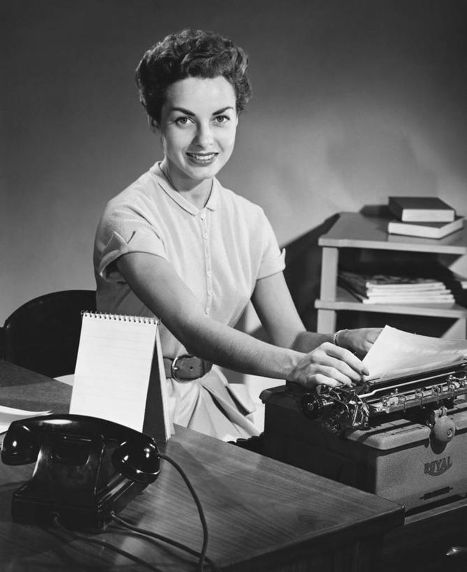 西方人,一个人,商务人士,秘书,办公室,微笑,竖图,黑白,室内,商务,通讯,幸福,信心,技术,桌子,欧洲,欧洲人,纸,图像,架子,职业,摄影,企业,公司,打字机,肖像,女性,白种人,年轻人,座机,半身