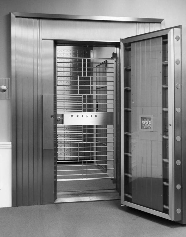 无人,银行,竖图,黑白,室内,商务,安全,拱门,锁,打开,力量,财富,金融,摄影,保护,开启,企业,公司,上锁