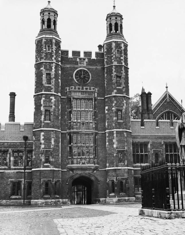 无人,栏杆,竖图,黑白,室外,白天,建筑,英国,欧洲,时间,城堡,塔,古典,历史,英格兰,天空,摄影,英国文化,波克夏,温莎公爵城堡,钟,温莎公爵,过去