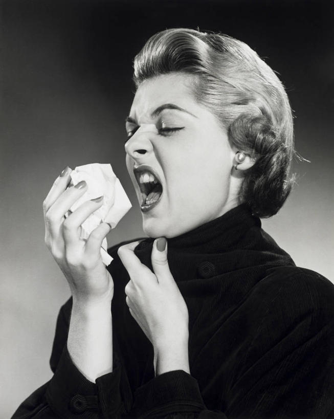 西方人,成年人,脸,头,眼睛,嘴,脸颊,手,肩,关节,头发,一个人,竖图,室内,特写,欧洲,欧洲人,瞳孔,仅一个年轻女性,仅一个女性,仅一个人,手帕,休闲装,肩膀,打开,张嘴,生病,人体,眼部,摄影,感冒,开启,张大嘴巴,过敏,年轻女性,女人,女性,白种人,年轻人,头部,口,口腔,脸部,脸蛋,面部,眼,嘴巴,嘴唇,张开嘴,闭着眼睛,彩图,打喷嚏