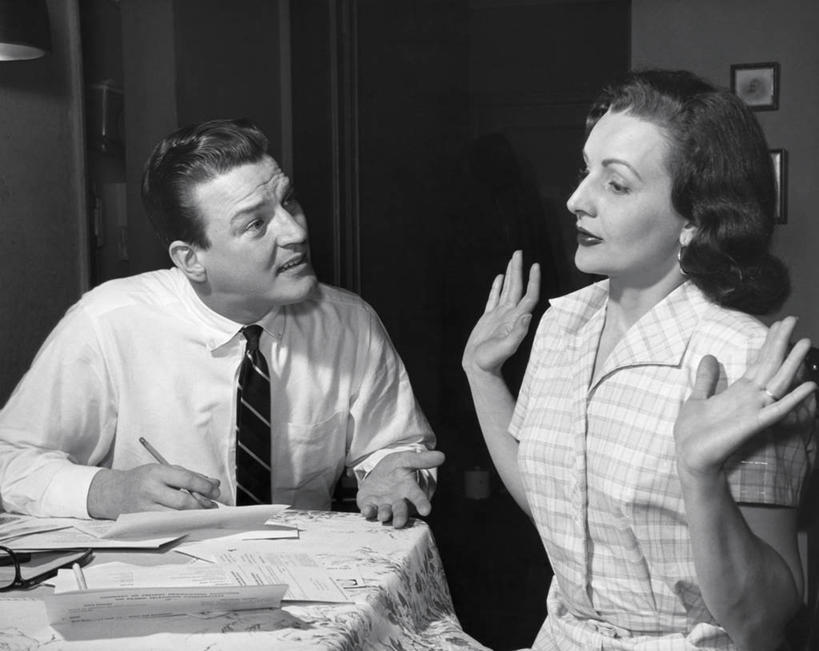 西方人,成年人,中年人,两个人,商务人士,银行,花园,坐,横图,黑白,室内,衬衫,商务,讨论,花圃,门,桌子,欧洲,欧洲人,冲突,会议,眼镜,纸,领带,水笔,手势,金融,摄影,解释,恐怖,企业,公司,文档,贷款,异性恋,担心,年轻男性,年轻女性,白种人,年轻人,小花园,说话,争论,半身,彩图,伴侣,打手势