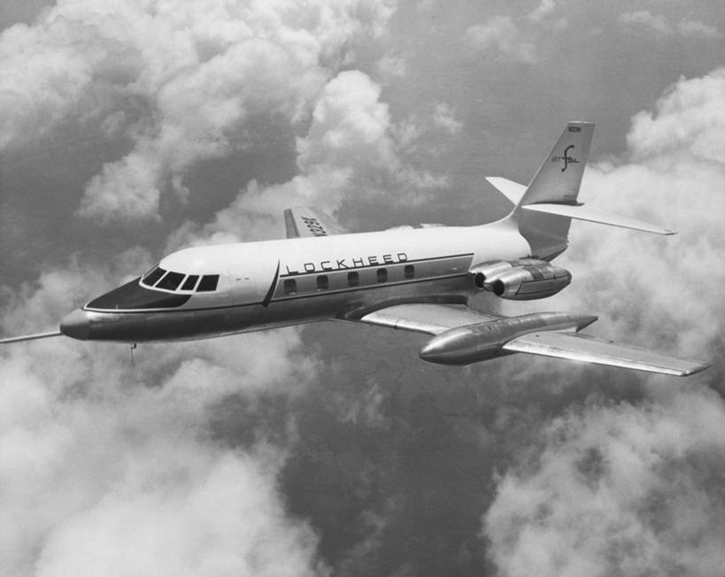 无人,横图,俯视,黑白,室外,白天,风,飞机,云,高处,半空,古典,历史,飞,天空,运输,角度,摄影,飞行器,高角度拍摄,旅行,洛克希德,私人飞机,过去