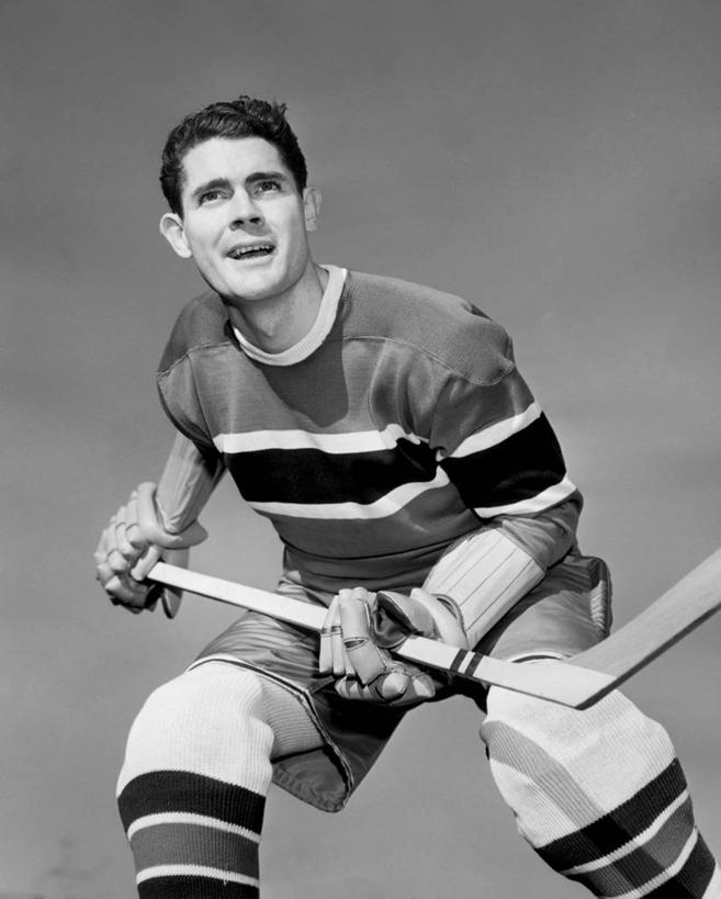 西方人,成年人,一个人,同事,运动员,竖图,黑白,室外,特写,白天,仰视,运动服,幸福,成功,运动,合作,团队,集体,信心,欧洲,欧洲人,仅一个男性,仅一个人,准备,冰,冬天,冰球,队伍,仅一个年轻男性,车队,向上看,角度,摄影,领导,成就,决心,合伙,领袖,冬季运动,冰球棒,男人,男性,年轻男性,白种人,年轻人,低角度拍摄