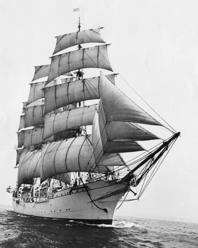 帆船,无人,竖图,黑白,室外,白天,海洋,水,船,透明,地平线,水平线,古典,帆布,历史,天空,自然,帆,运输,摄影,航海,万里无云,帆樯,桅竿,帆柱,过去