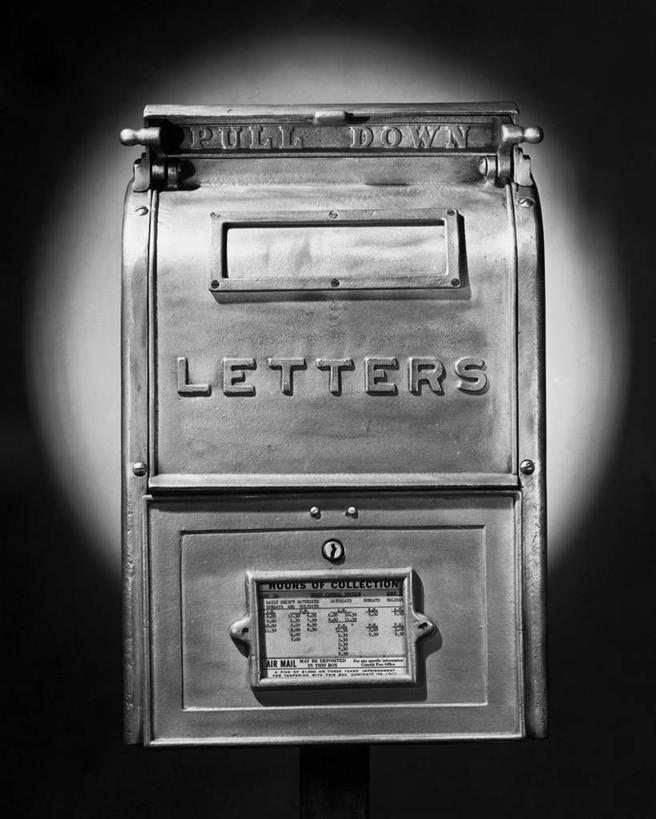 无人,竖图,黑白,室内,特写,通讯,关闭,金属,文字,邮件,邮筒,一个,通信,摄影,单个,英文字母,聚光灯,封闭,大写字母