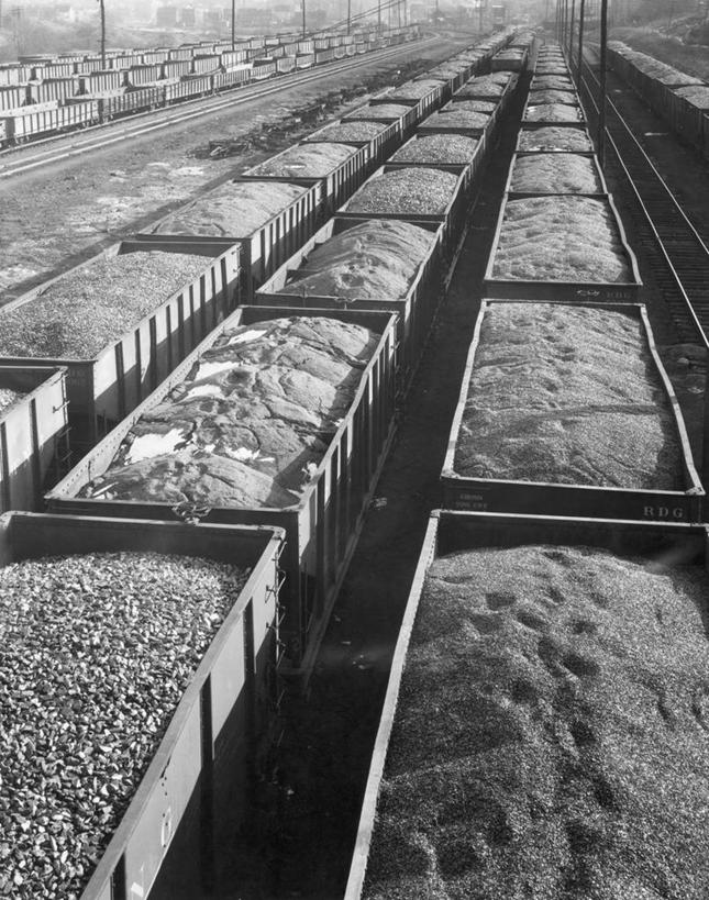 无人,竖图,俯视,黑白,室外,白天,美国,车厢,读书,运输,摄影,能源,北美,货运,煤,宾夕法尼亚,高角度拍摄,货运火车