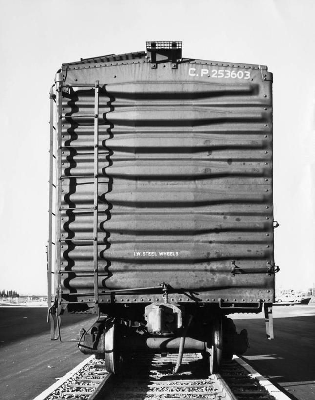 无人,竖图,黑白,室外,白天,路,铁路,火车,梯子,轨道,集装箱,交通,铁轨,货柜,背面,天空,容器,箱子,运输,摄影,物流,货运火车