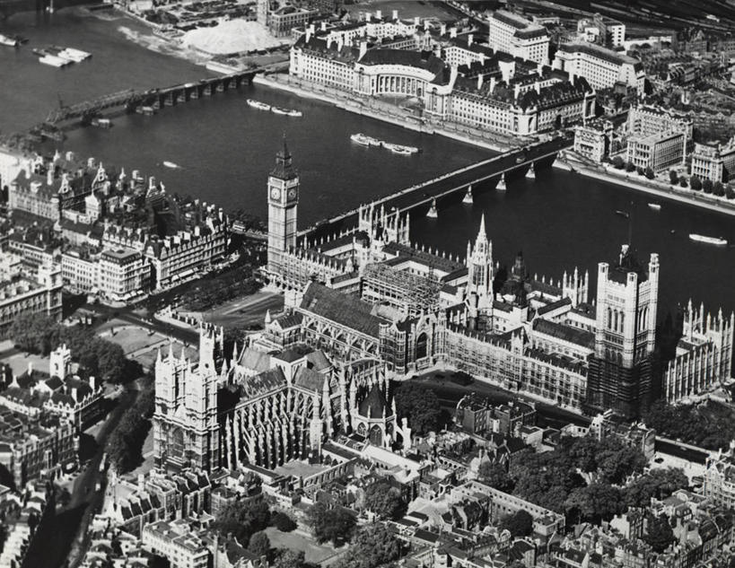 无人,码头,横图,俯视,航拍,室外,白天,度假,河流,美景,水,城市风光,城市,建筑,路灯,英国,欧洲,房屋,景观,塔,桥,首都,古典,娱乐,大本钟,英格兰,钟塔,泰晤士河,地标建筑,享受,休闲,景色,放松,摄影,巨大,庞大,权威,放置,政府大楼,住房,鸟瞰,政府,政治,威斯敏斯特市,英国文化,英国国会大厦,议会大楼,宏大,硕大,伟大,威斯敏斯特桥,团结,钟,彩图,高角度拍摄,旅行,名声,横越