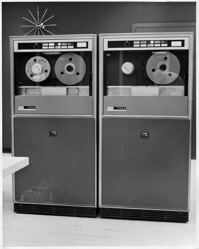 无人,竖图,黑白,室内,商务,技术,科技,科学,实验室,设备,物品,工业,摄影,主机,控制,机房,企业,公司,计算机设备,进展,计算机,工业机械